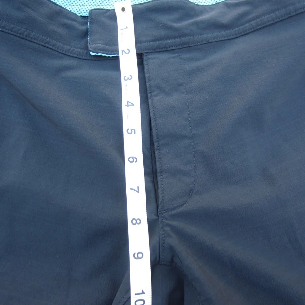 Vintage NIKE Shorts Mens M Black Back Zip‎ Pocket Knee Length Vented Hood /Loop